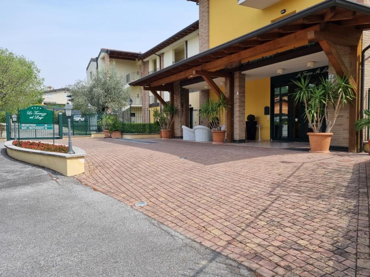 Le Terrazze Sul Lago Hotel & Residence パデンゲ・スル・ガルダ エクステリア 写真