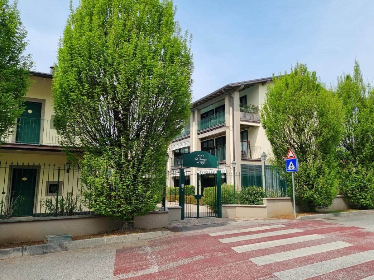 Le Terrazze Sul Lago Hotel & Residence パデンゲ・スル・ガルダ エクステリア 写真