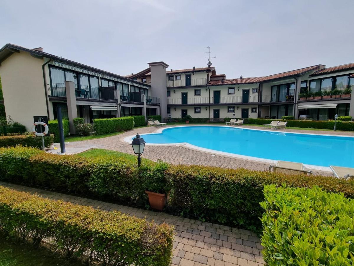 Le Terrazze Sul Lago Hotel & Residence パデンゲ・スル・ガルダ エクステリア 写真