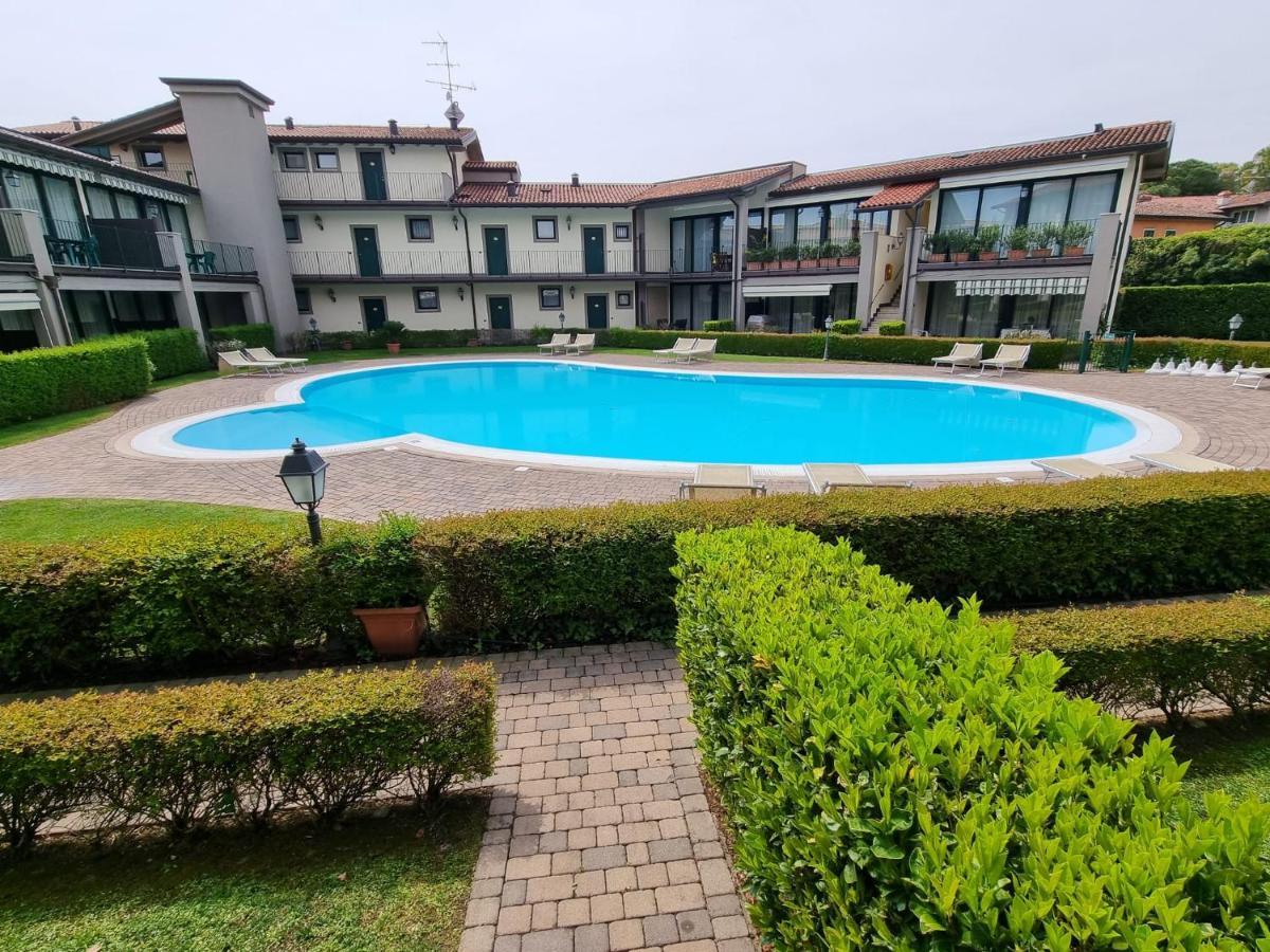 Le Terrazze Sul Lago Hotel & Residence パデンゲ・スル・ガルダ エクステリア 写真