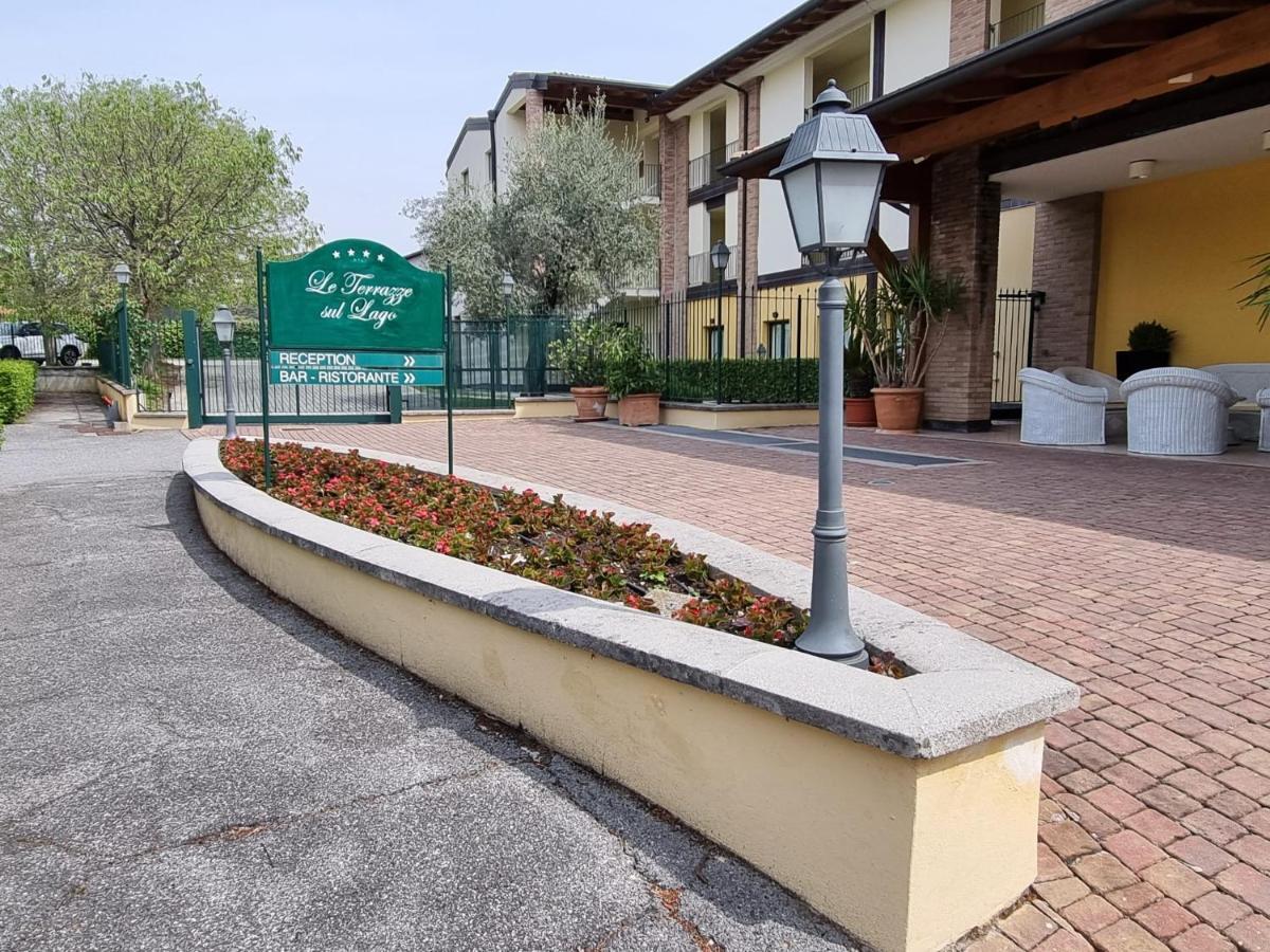 Le Terrazze Sul Lago Hotel & Residence パデンゲ・スル・ガルダ エクステリア 写真