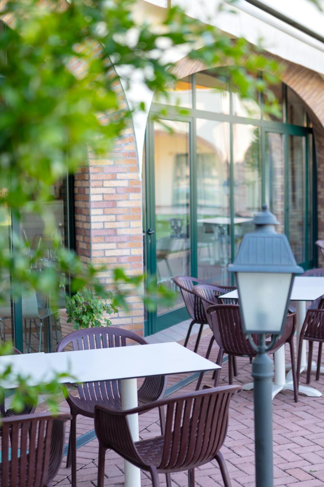 Le Terrazze Sul Lago Hotel & Residence パデンゲ・スル・ガルダ エクステリア 写真