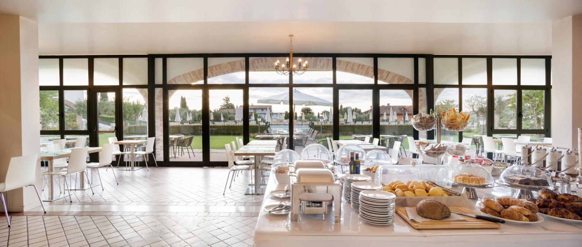 Le Terrazze Sul Lago Hotel & Residence パデンゲ・スル・ガルダ エクステリア 写真